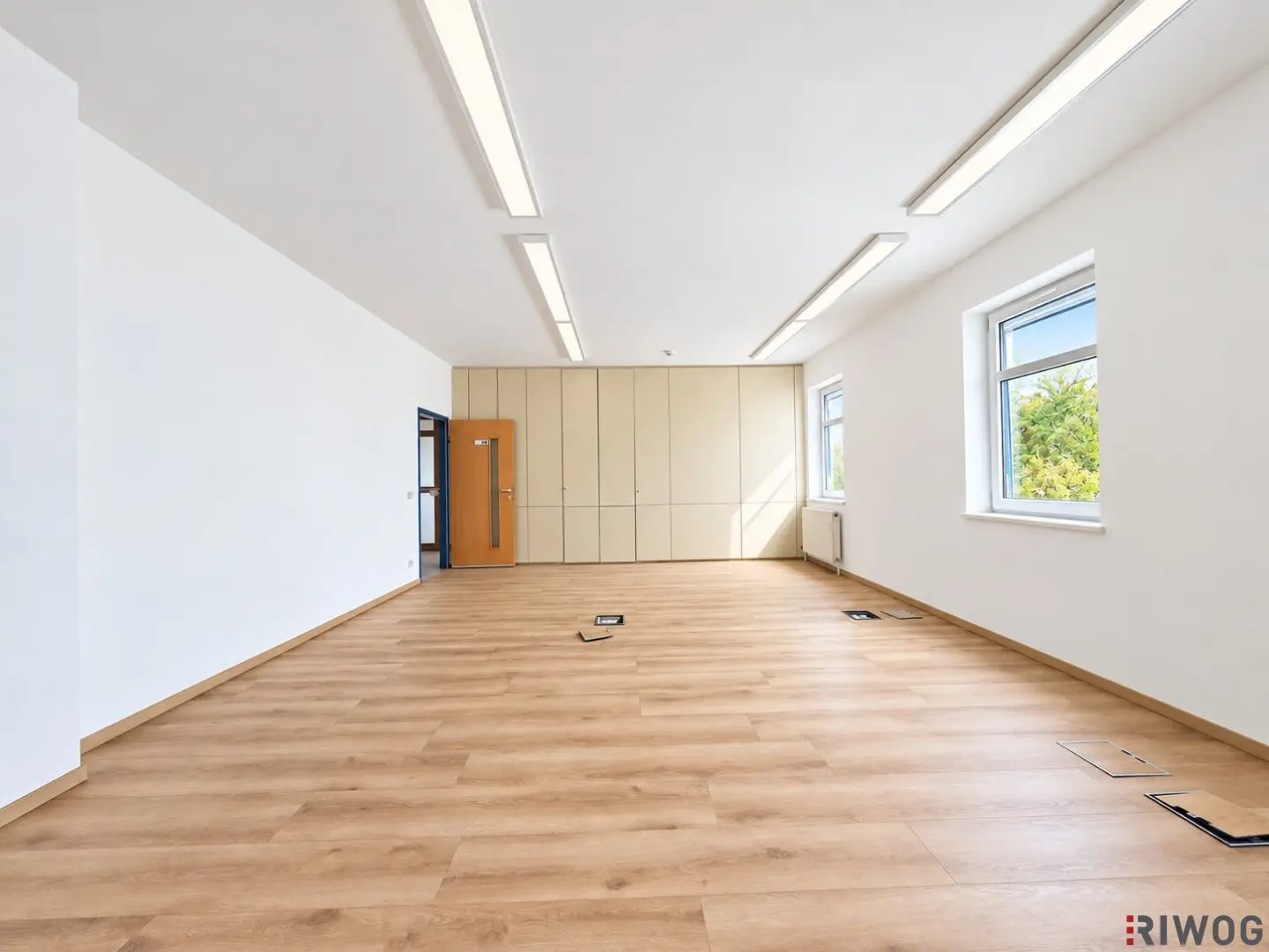 124m² office in IZ Süd | parking spaces on site | optional storage area