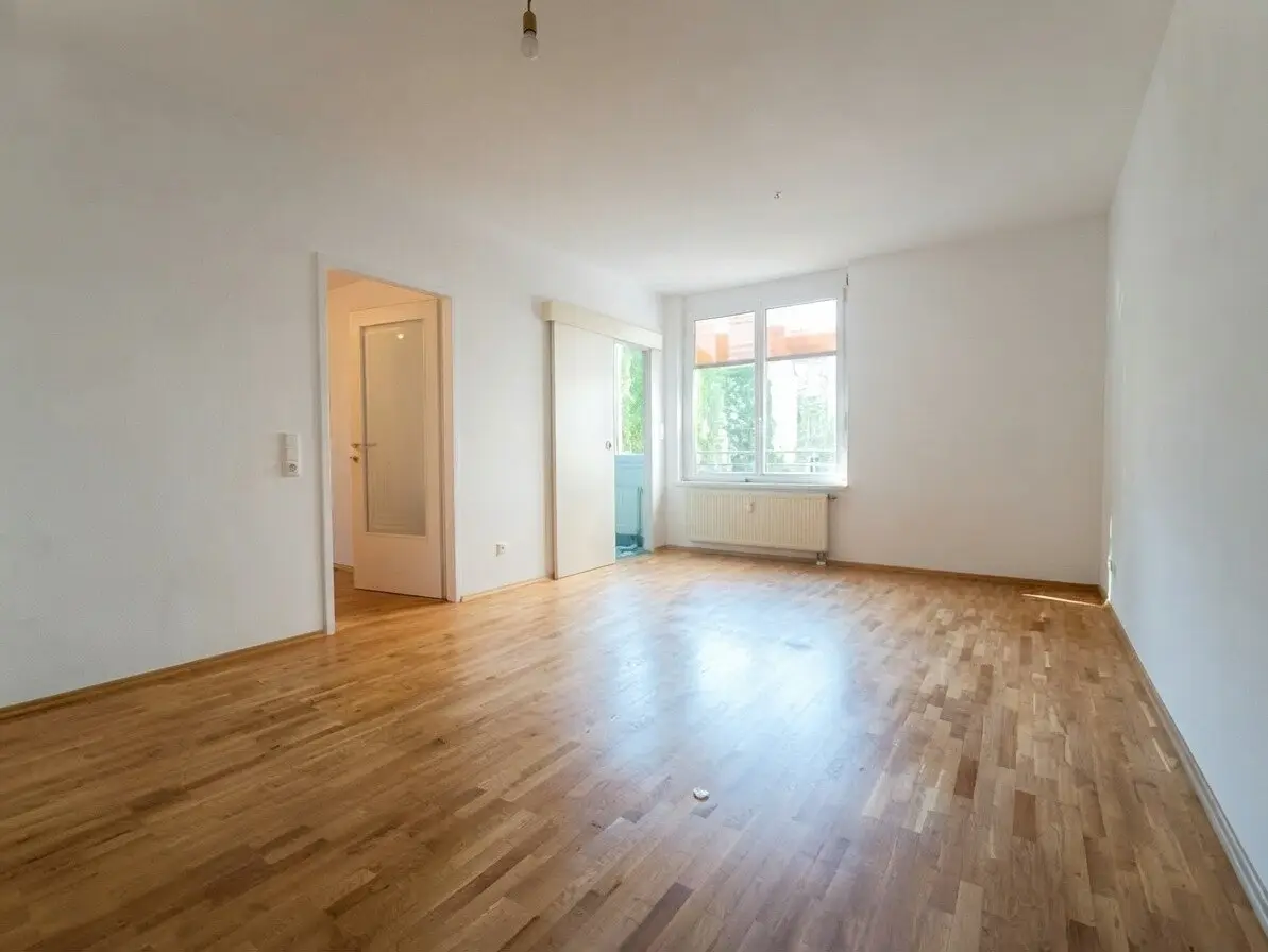 2-room apartment in new building with quiet courtyard aspect 3rd floor with elevator near U6 Thaliastraße