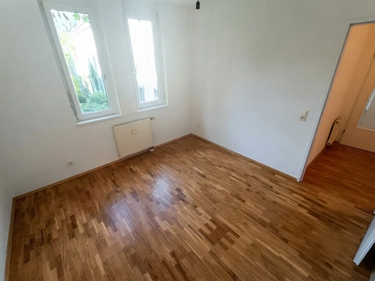 2-room apartment in new building with quiet courtyard aspect 3rd floor with elevator near U6 Thaliastraße
