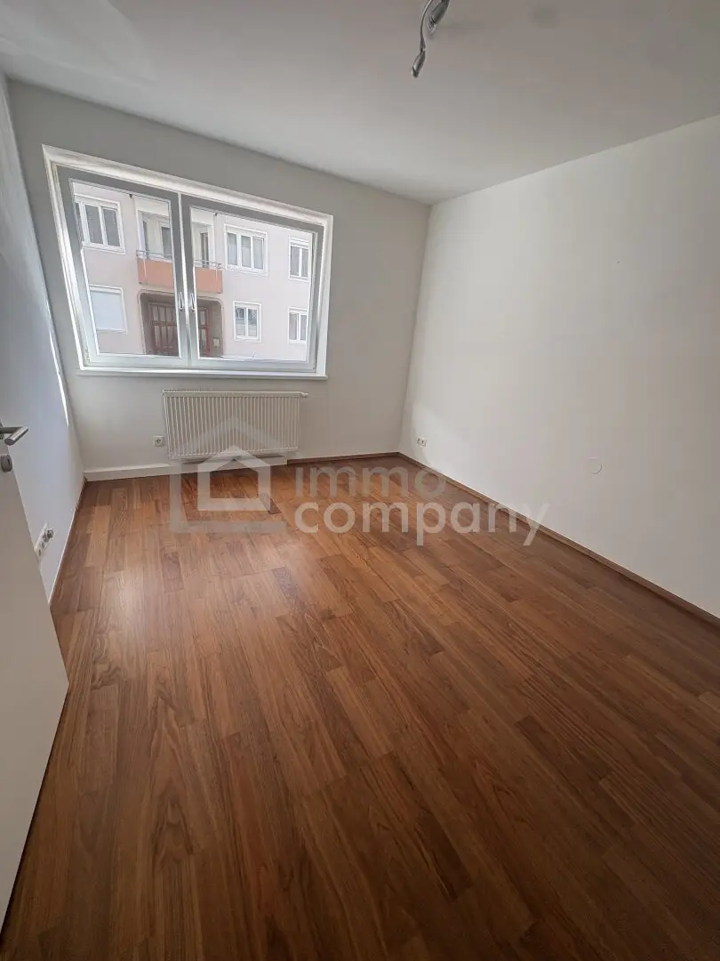 Investors take note: 2-room apartment with sunny balcony near university and clinic