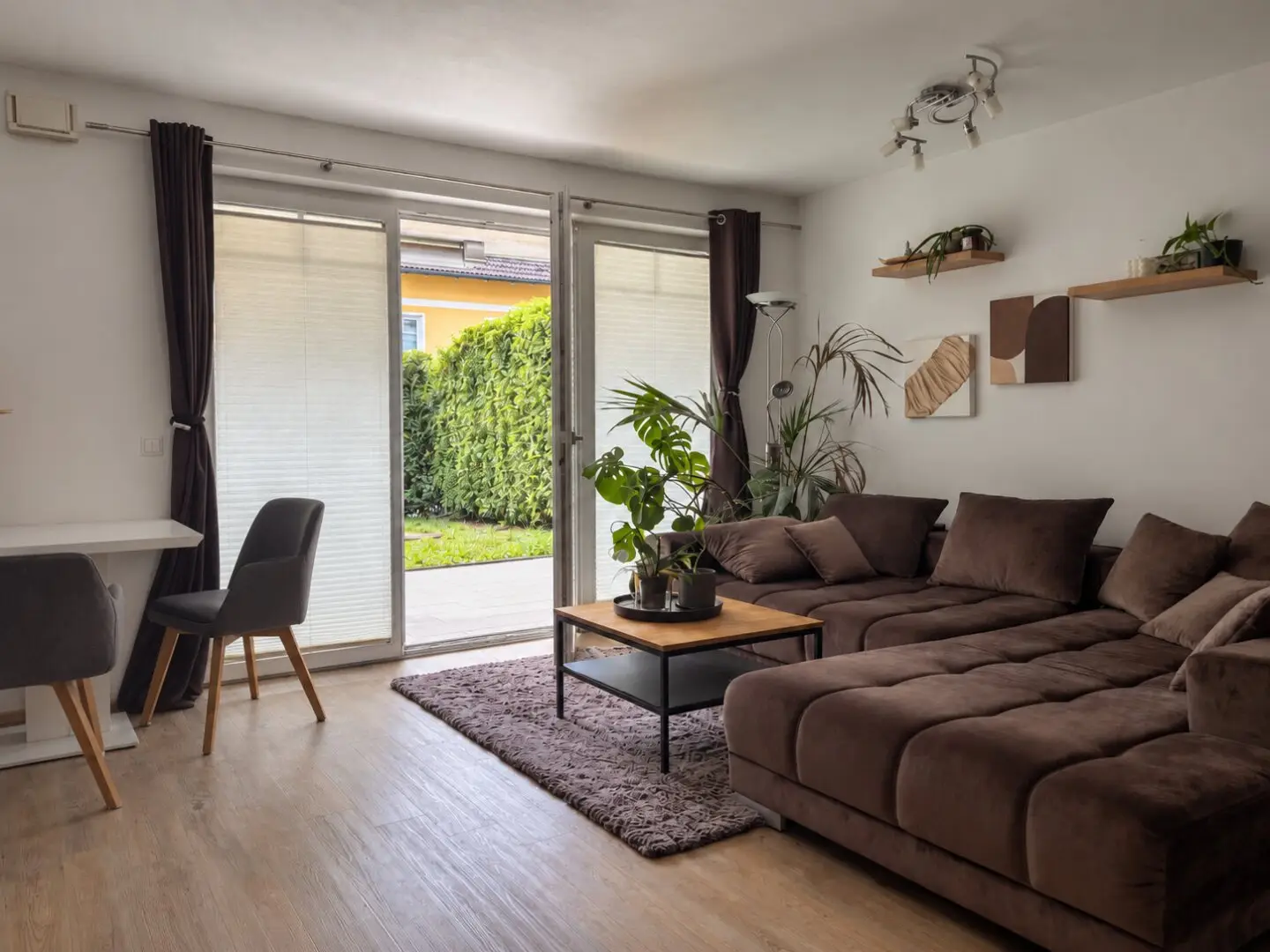 Living with Garden: Charming 2-room Apartment in Elixhausen
