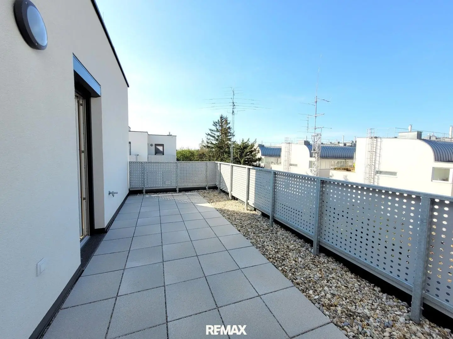 2-room attic apartment with large terrace First occupancy