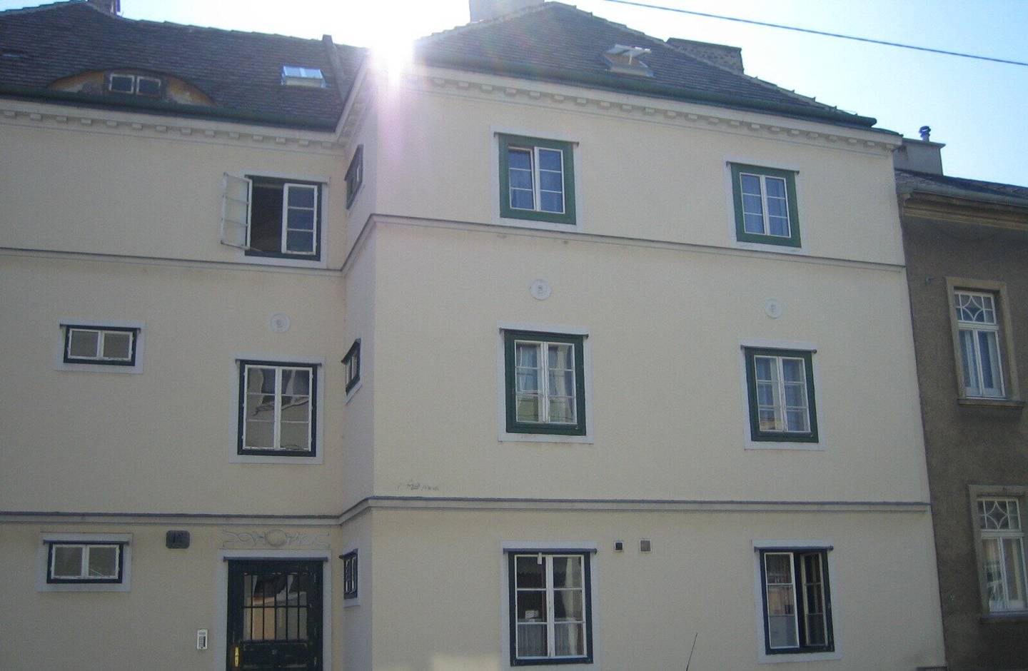 commission-free 2210 Jedlesee - older property in need of renovation (67m²) with shared garden use