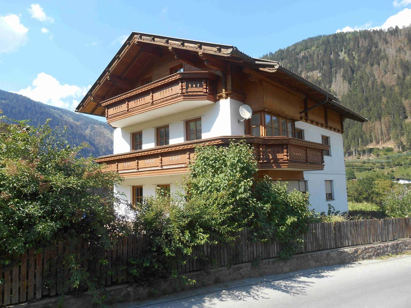 Apartment in Hohe Tauern National Park with shelter