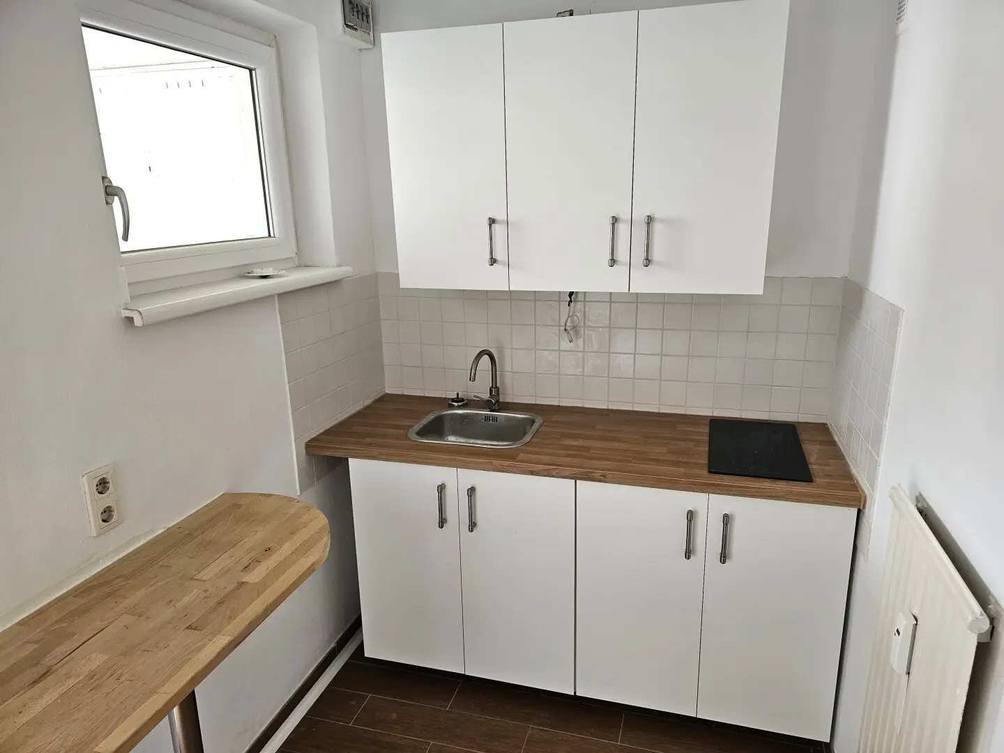 Bright one-room apartment on the 6th floor with lift near Rennweg station, 6 minutes by public transport to Wien Mitte