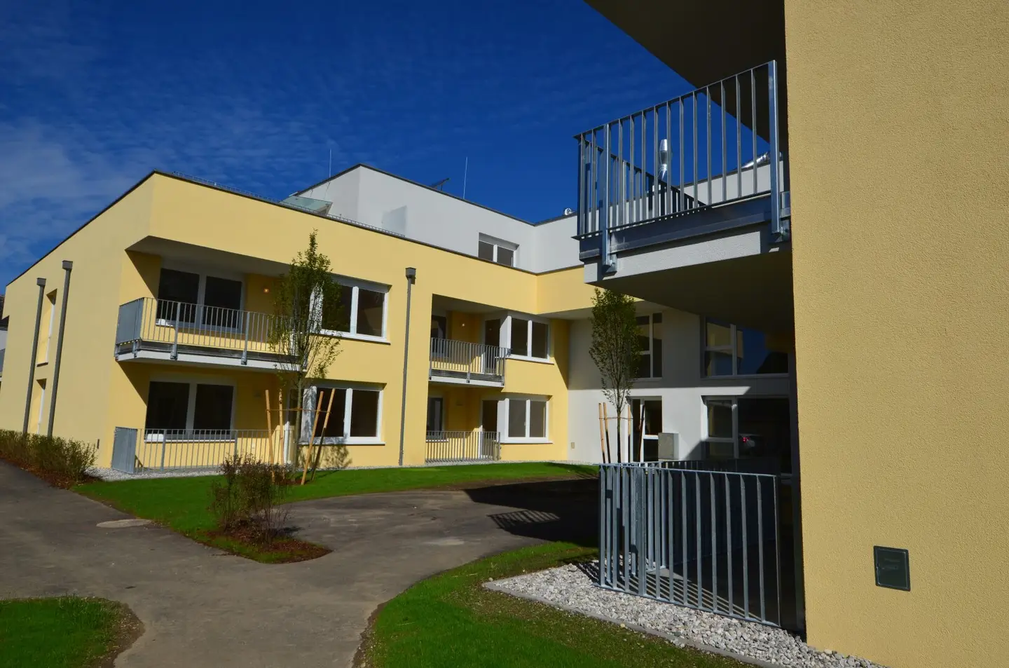 St. Valentin - 4-room family dream with loggia and terrace