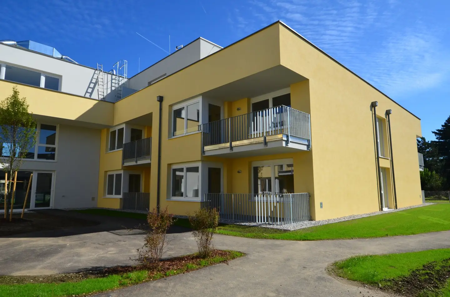 St. Valentin - 4-room family dream with loggia and terrace