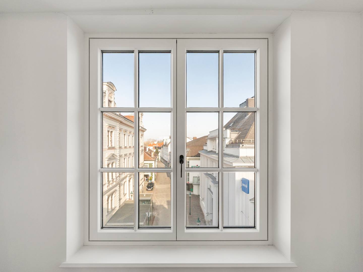 Bright Wohnung in historic town villa on the main square