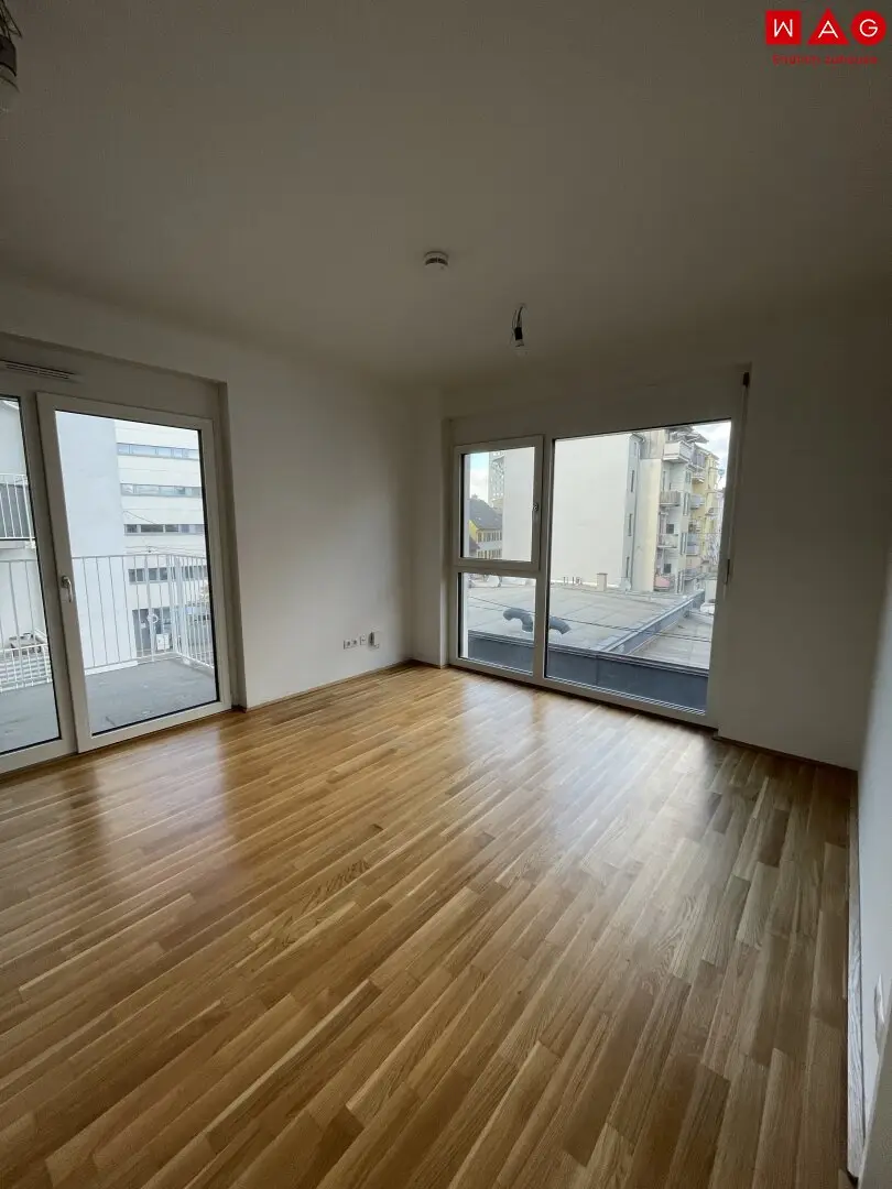 Attractive 2-room apartment with balcony centrally located