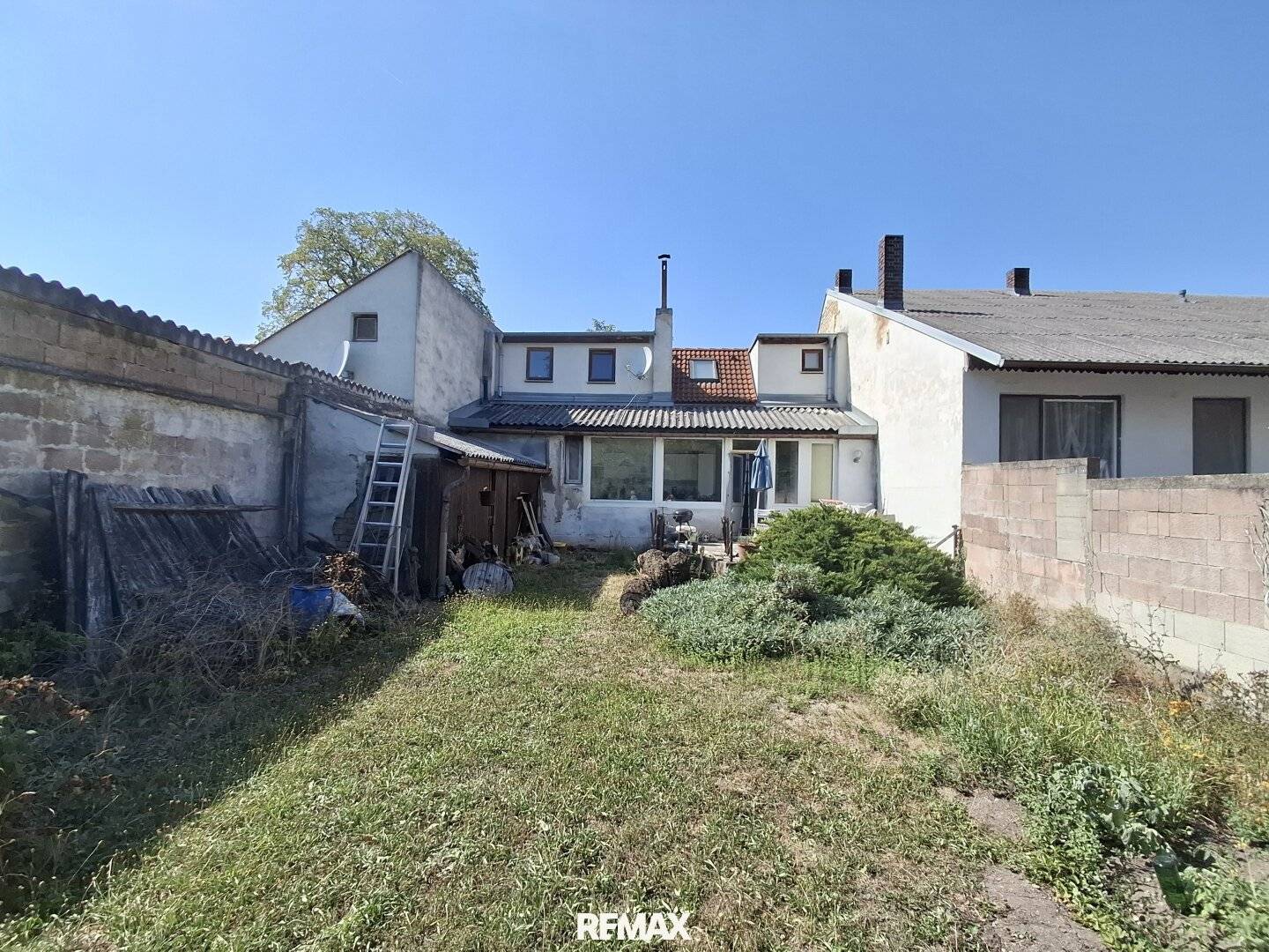 CENTRAL! Single-family house with large garden