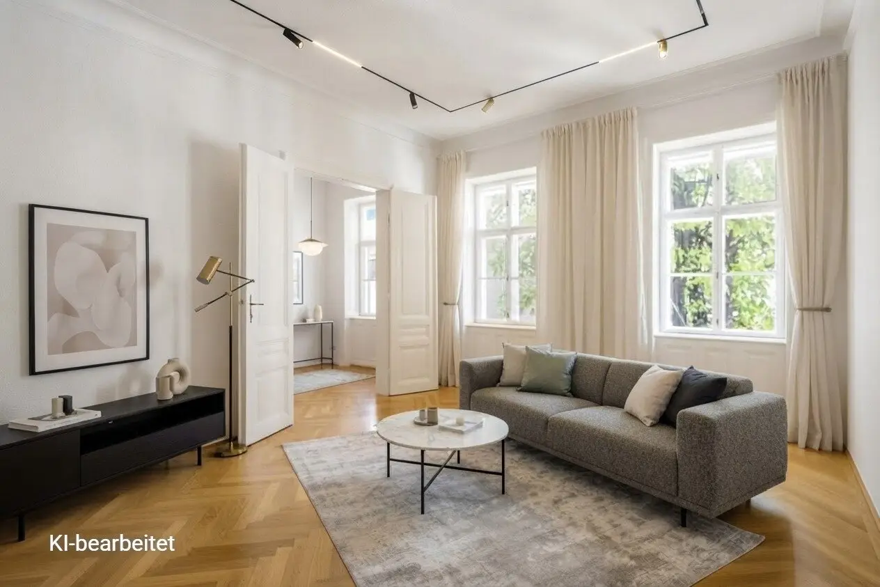 Period apartment in courtyard location near Neubaugasse on the border of 7th and 8th district