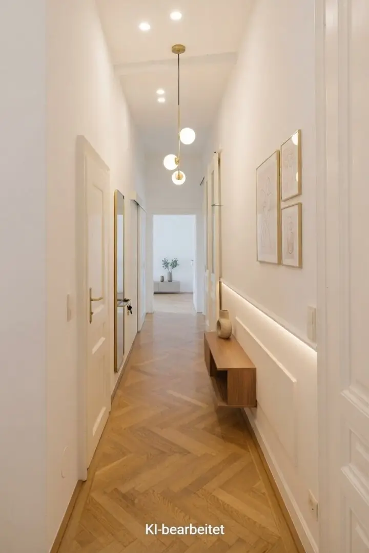 Period apartment in courtyard location near Neubaugasse on the border of 7th and 8th district