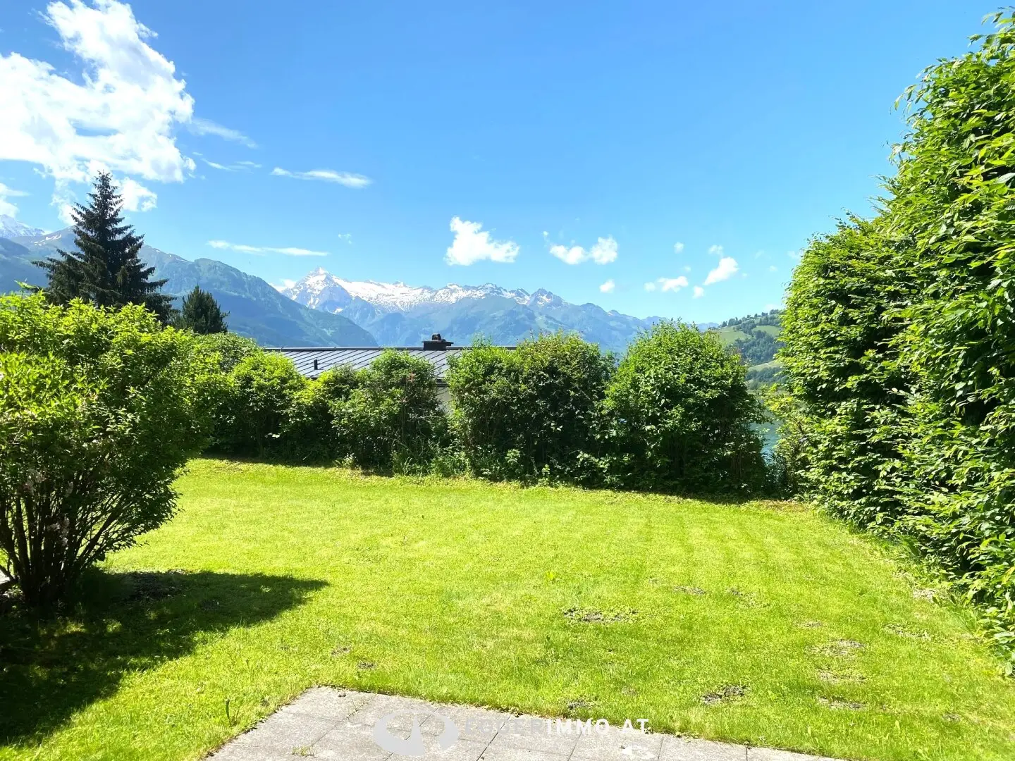 5700 Zell am See from IMMEDIATELY spacious bright 2 room apartment approx. 80m² furnished kitchen terrace garden garage close to the lake