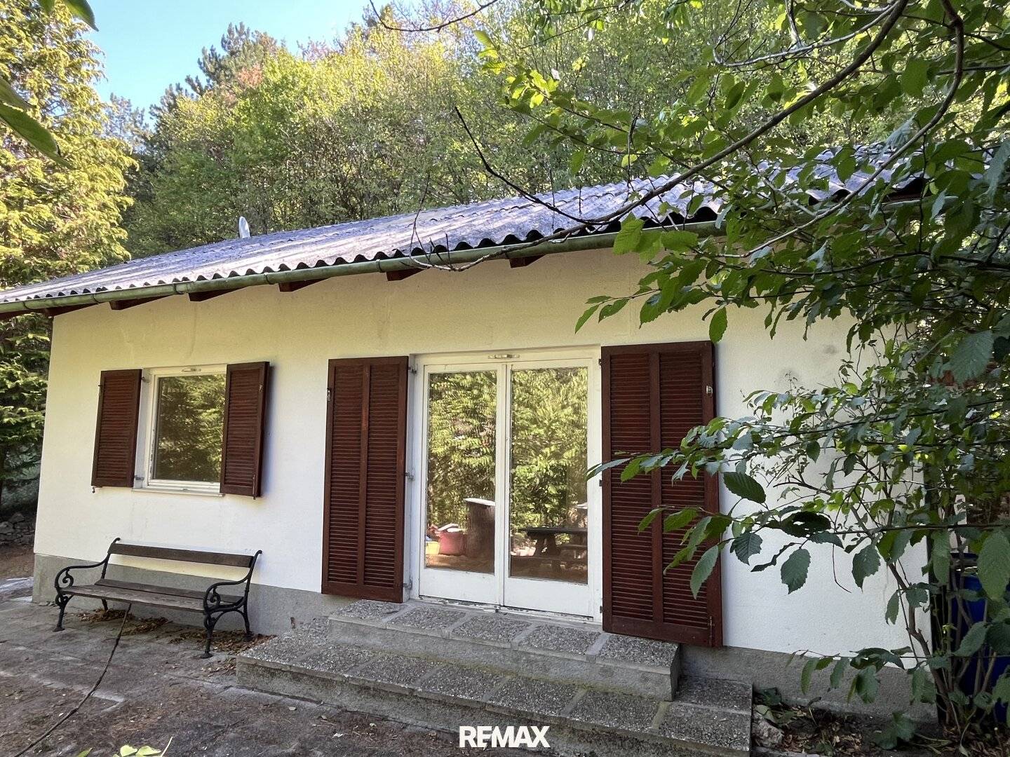 Vienna Woods idyll with dreamlike view, house with great potential