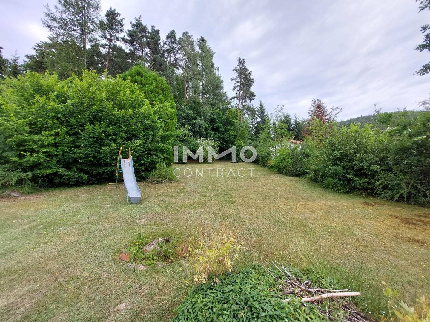 Charming bungalow with garden, terrace &amp; garage in Mistelbach – Top price!