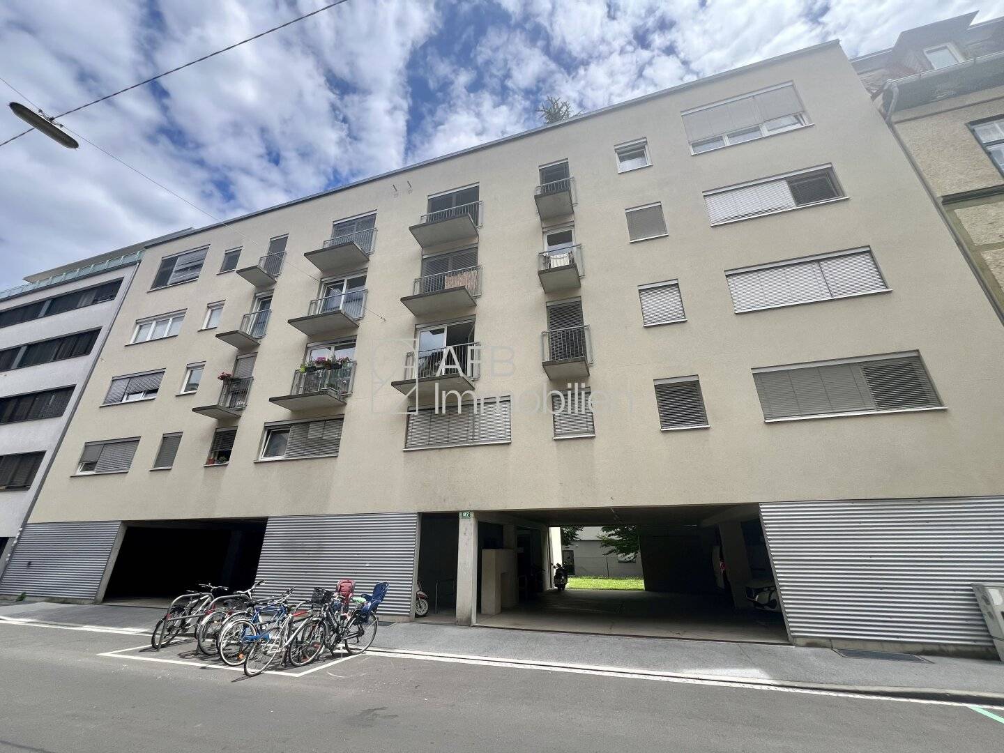2-room apartment with parking space near Augarten for rent