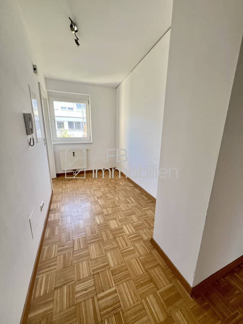2-room apartment with parking space near Augarten for rent