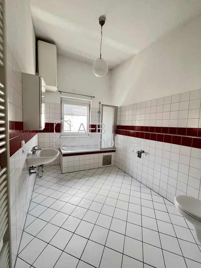 2-room apartment with parking space near Augarten for rent