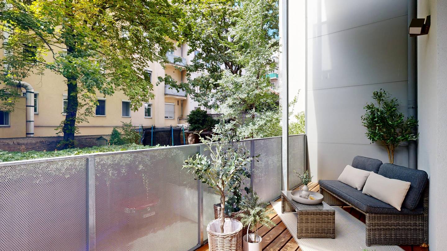 Altbauwohnung mit Schlafebene und großem Balkon