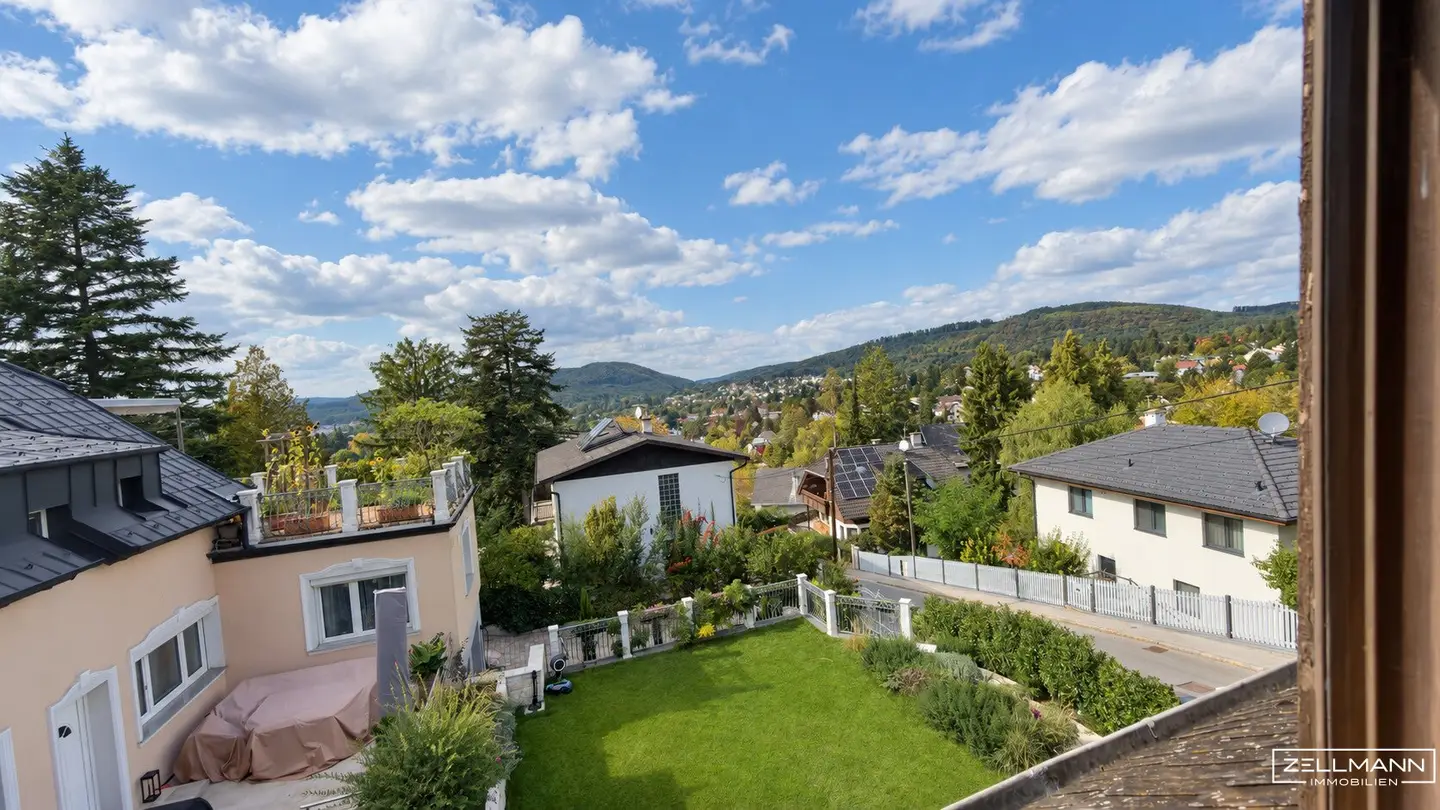 Where the View Wanders into Greenery – a House with Garden and Space for New Stories | ZELLMANN IMMOBILIEN