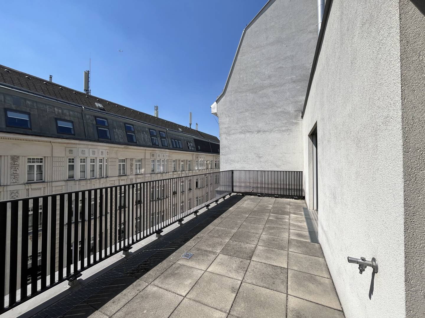 Light filled attic apartment with terraces near Mariahilfer Street