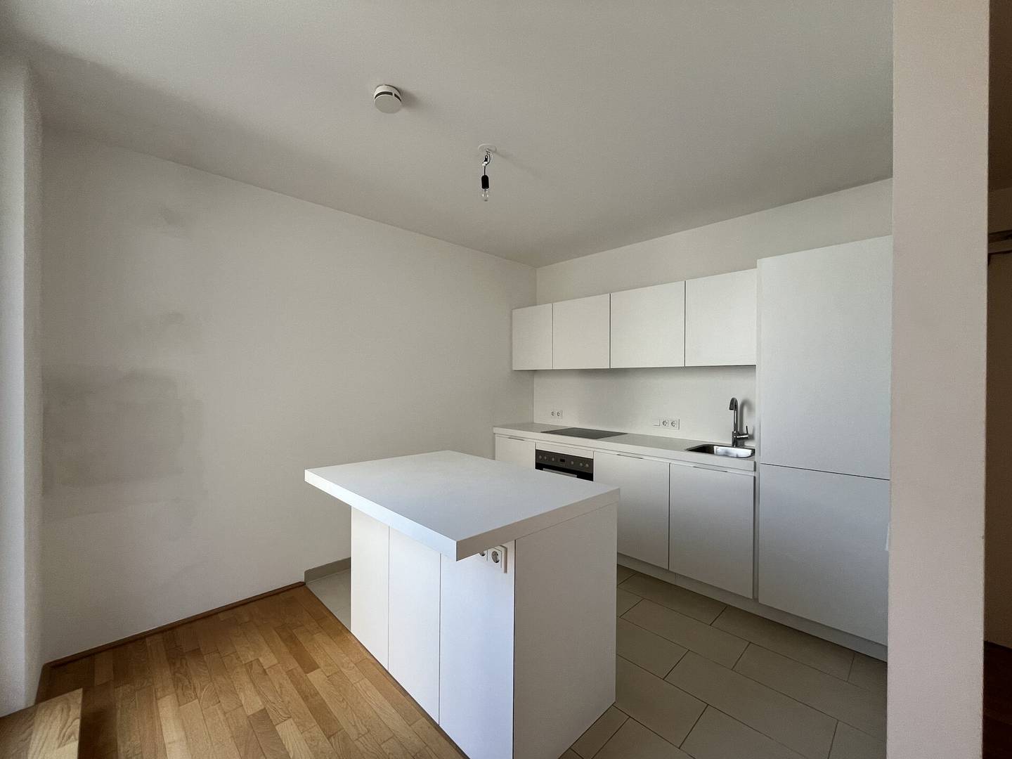 Light filled attic apartment with terraces near Mariahilfer Street