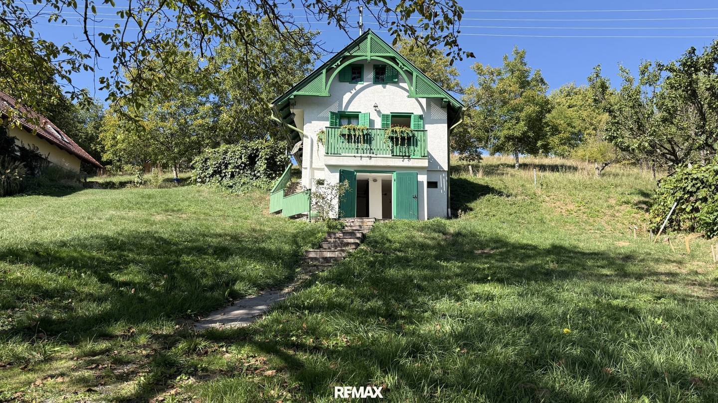 Small, fine, mine – charming cellar house in the wine idyll of Moschendorf