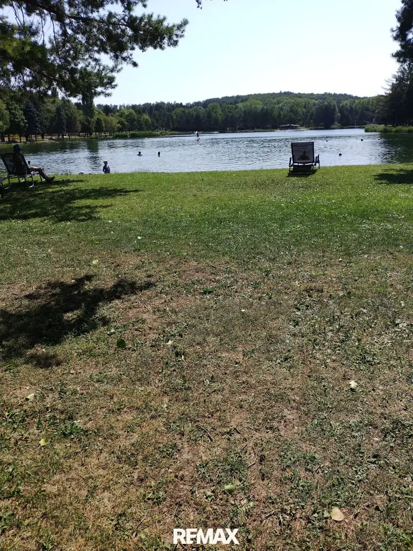 Mobile home with lake access, 2 rooms, fitted kitchen, only 27.000 € in Bad Sauerbrunn!