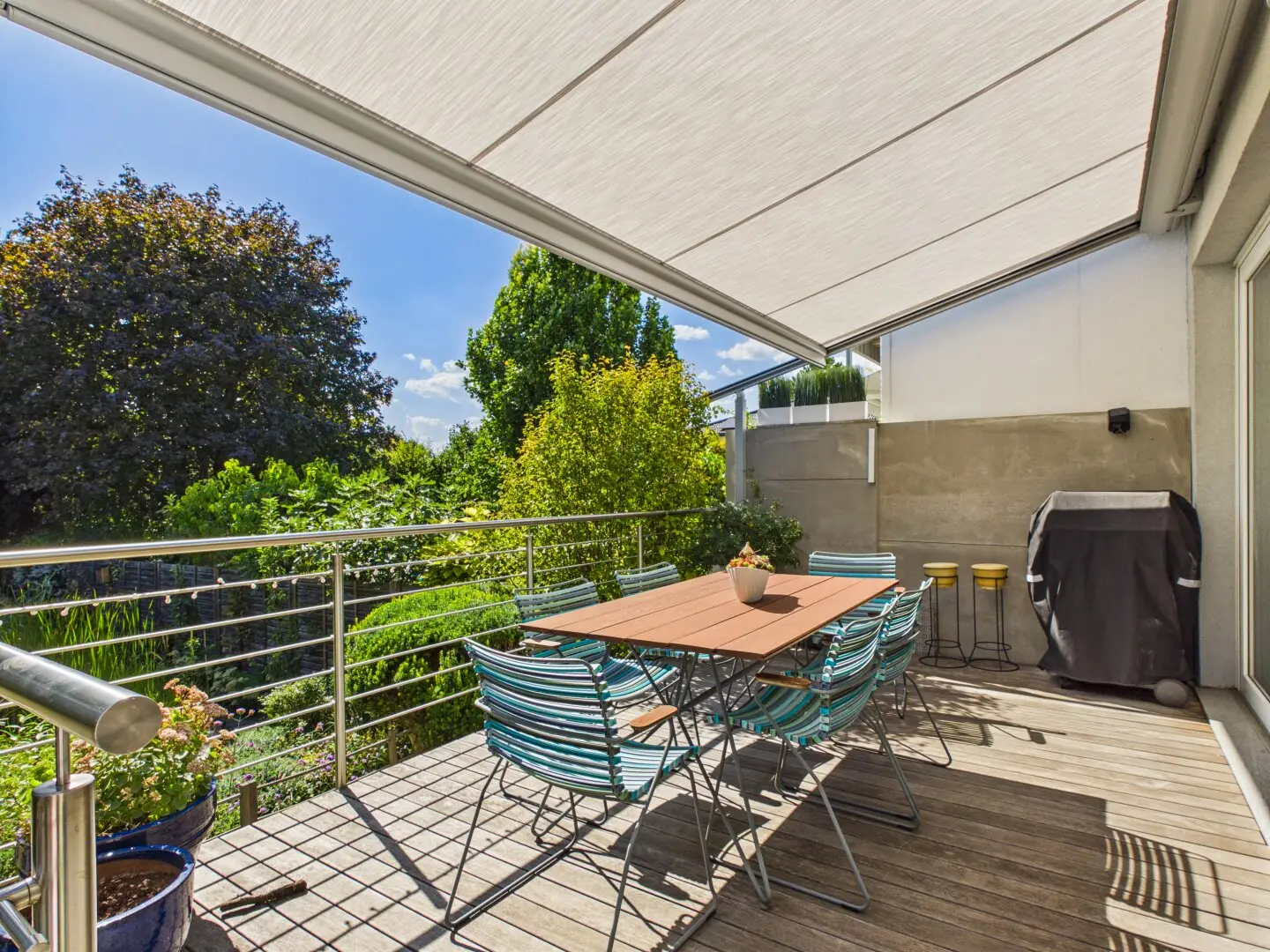 Single-family house with garden, swimming pond &amp; photovoltaic system | 1100 Wien