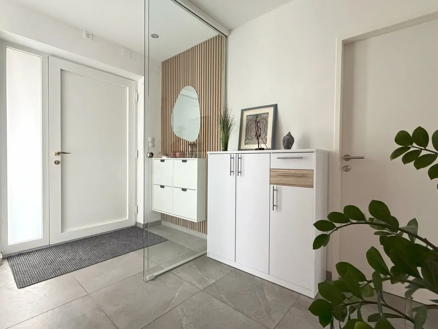 Well maintained partially renovated good location Detached house or 2 residential units