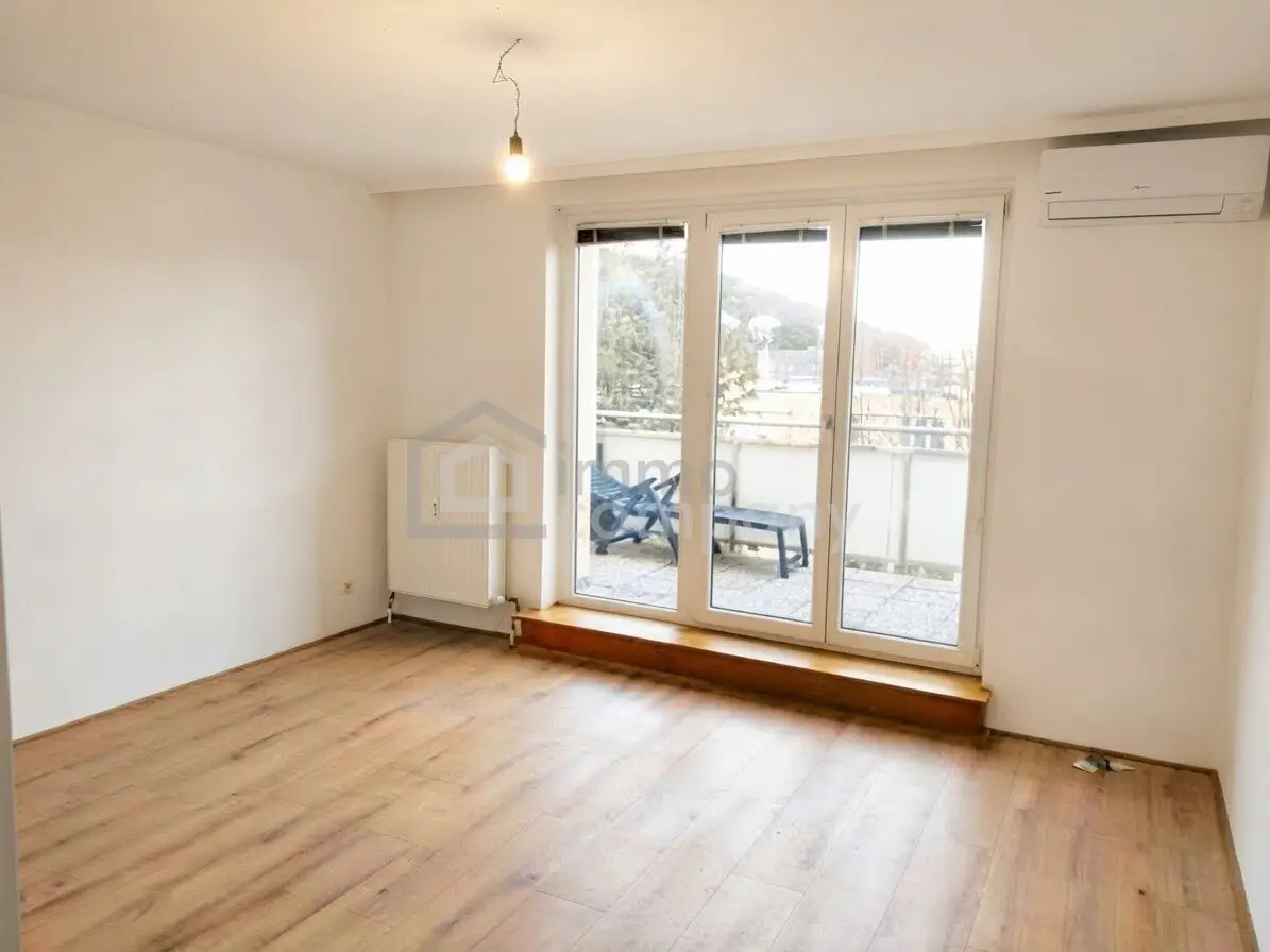 Attic apartment 75m² with balcony, air conditioning &amp; elevator in Baden