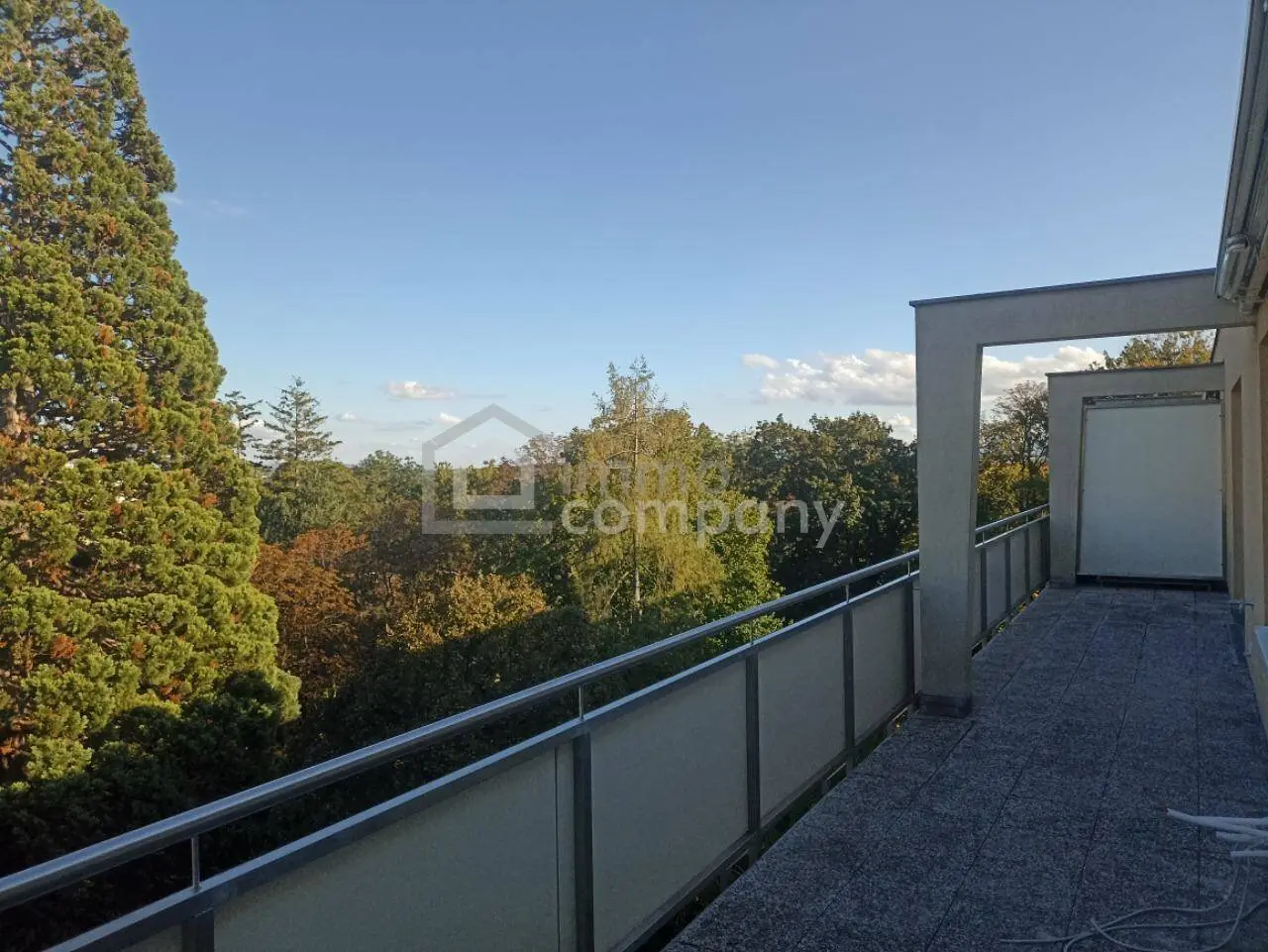 Attic apartment 75m² with balcony, air conditioning &amp; elevator in Baden