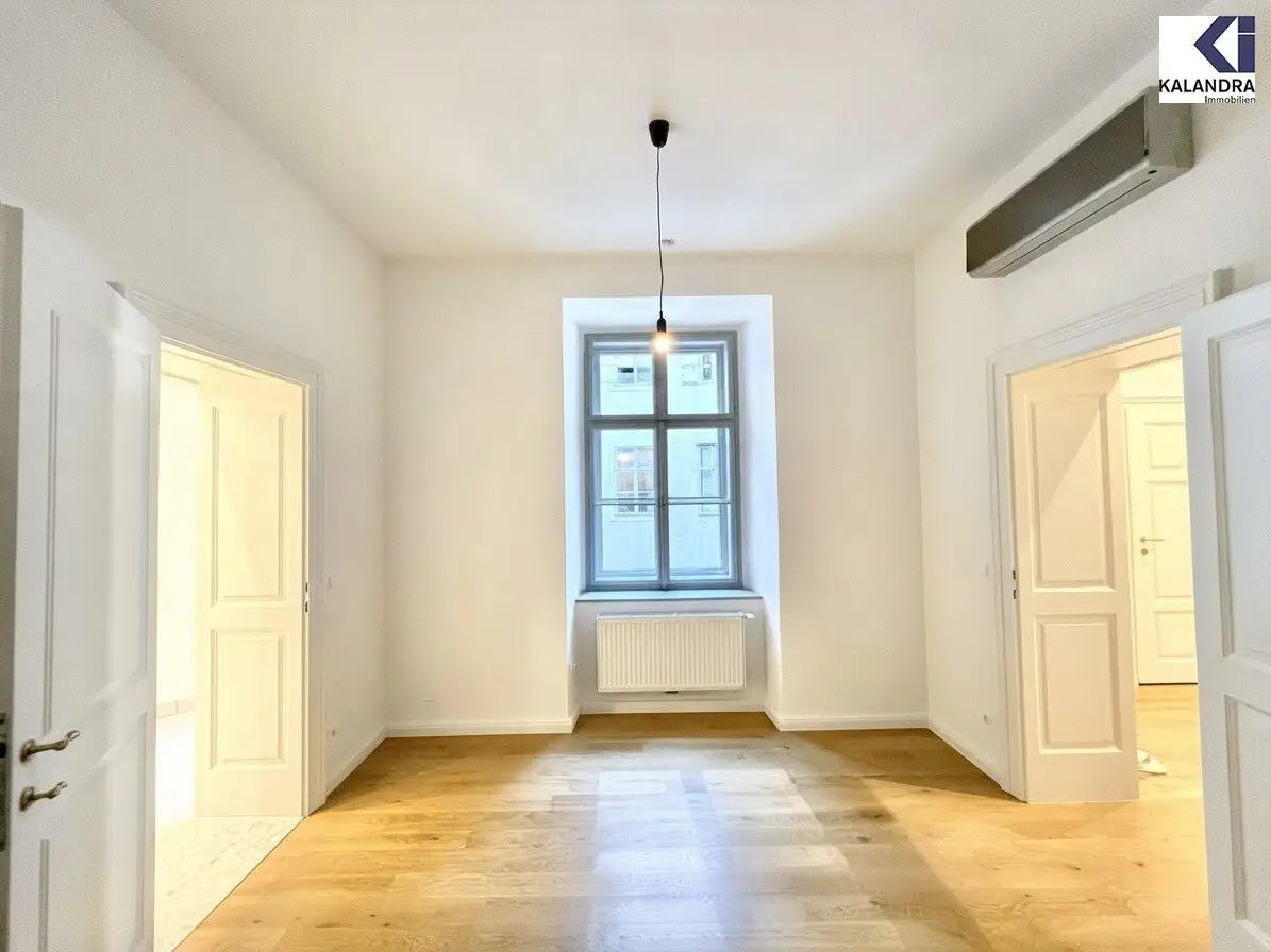 LUXURY APARTMENT IN BAROQUE MEIER HOUSE