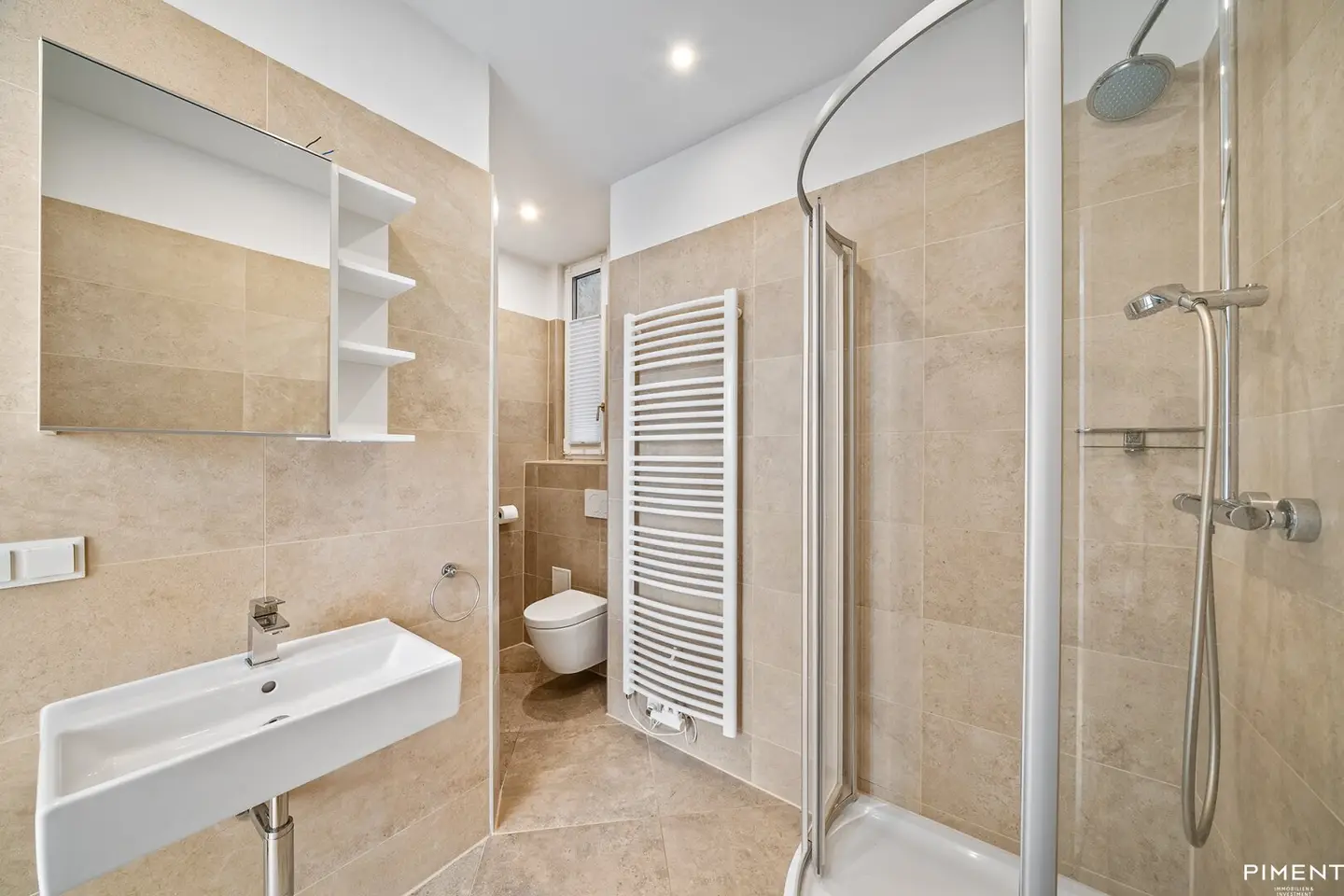 Top renovated old building apartment near Rudolfsplatz