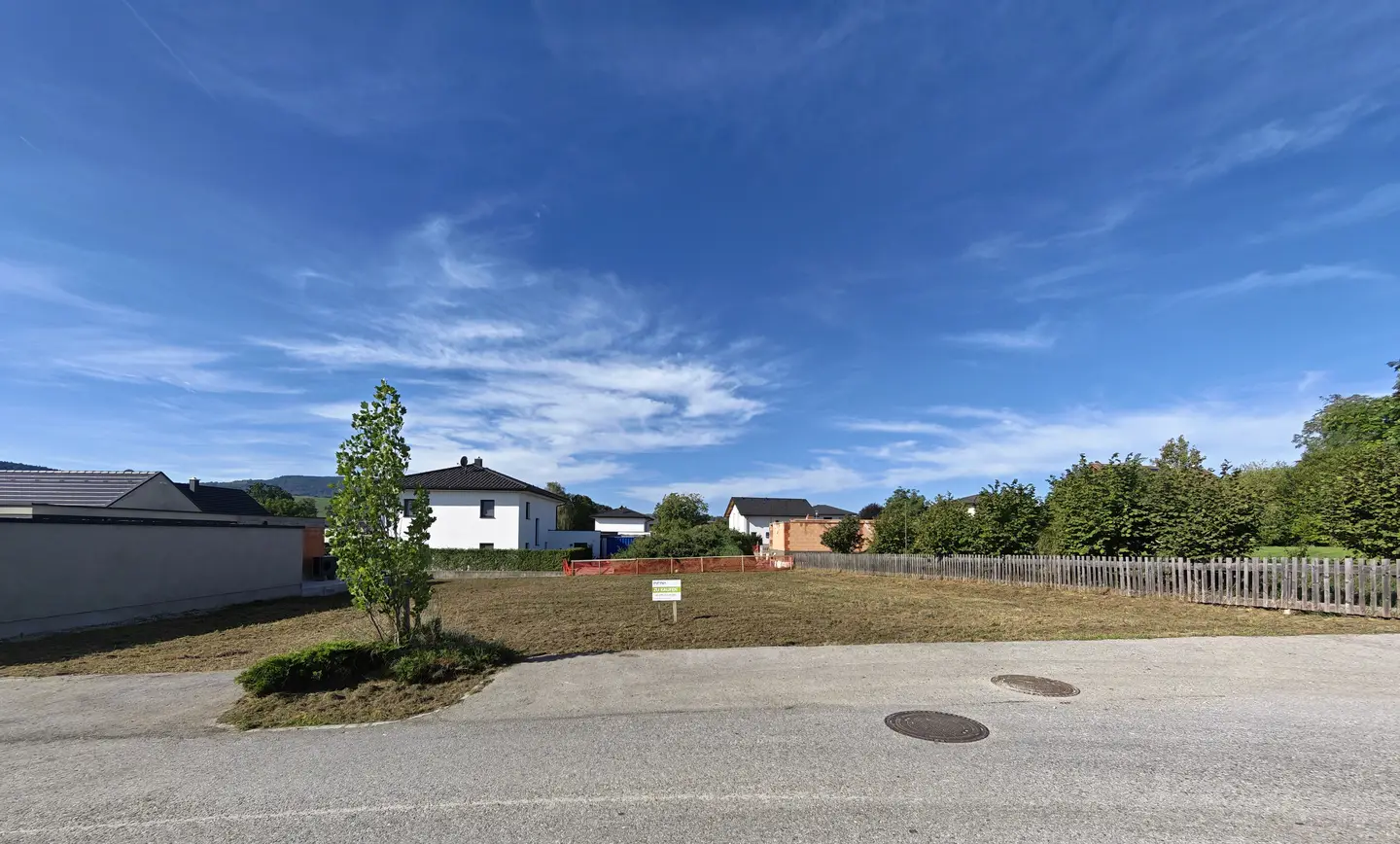 Family apartment in sunny development with utilities paid