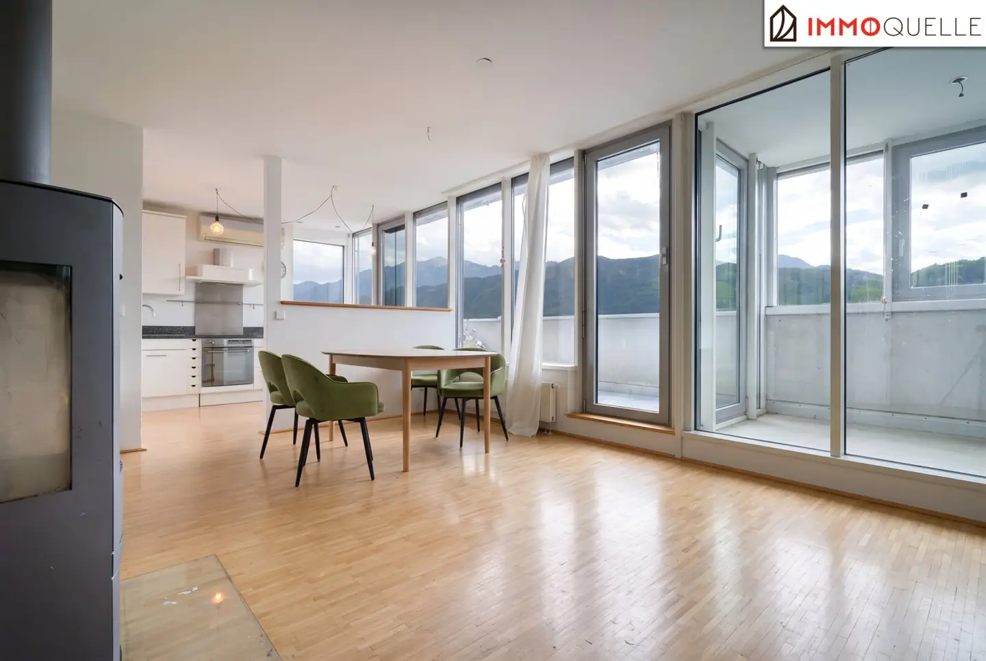 Living with mountain panorama - Spacious penthouse apartment with two terraces and mountain view in Kirchdorf an der Krems