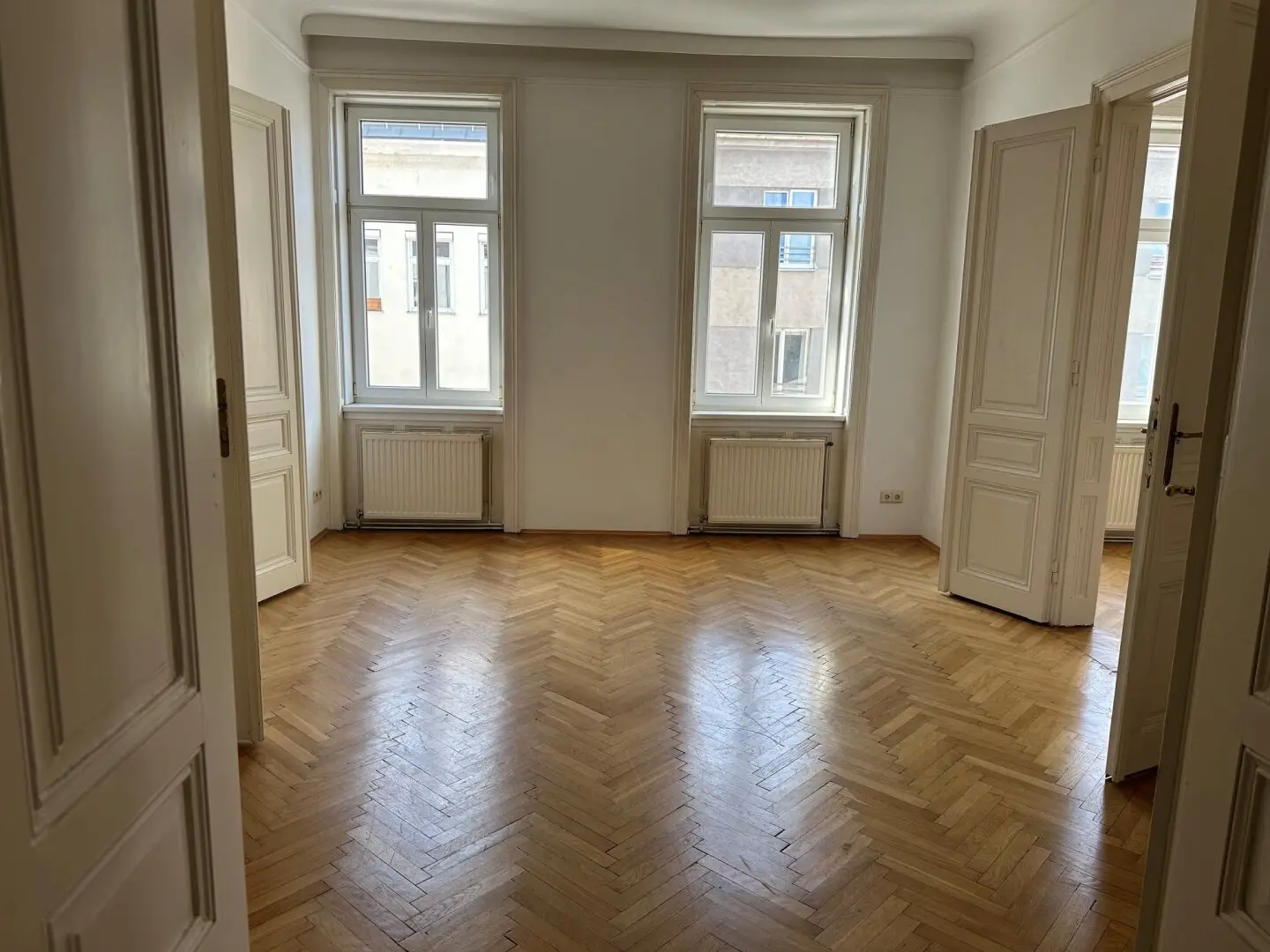 Sunny 4-room apartment on the 2nd floor in 1190 Vienna