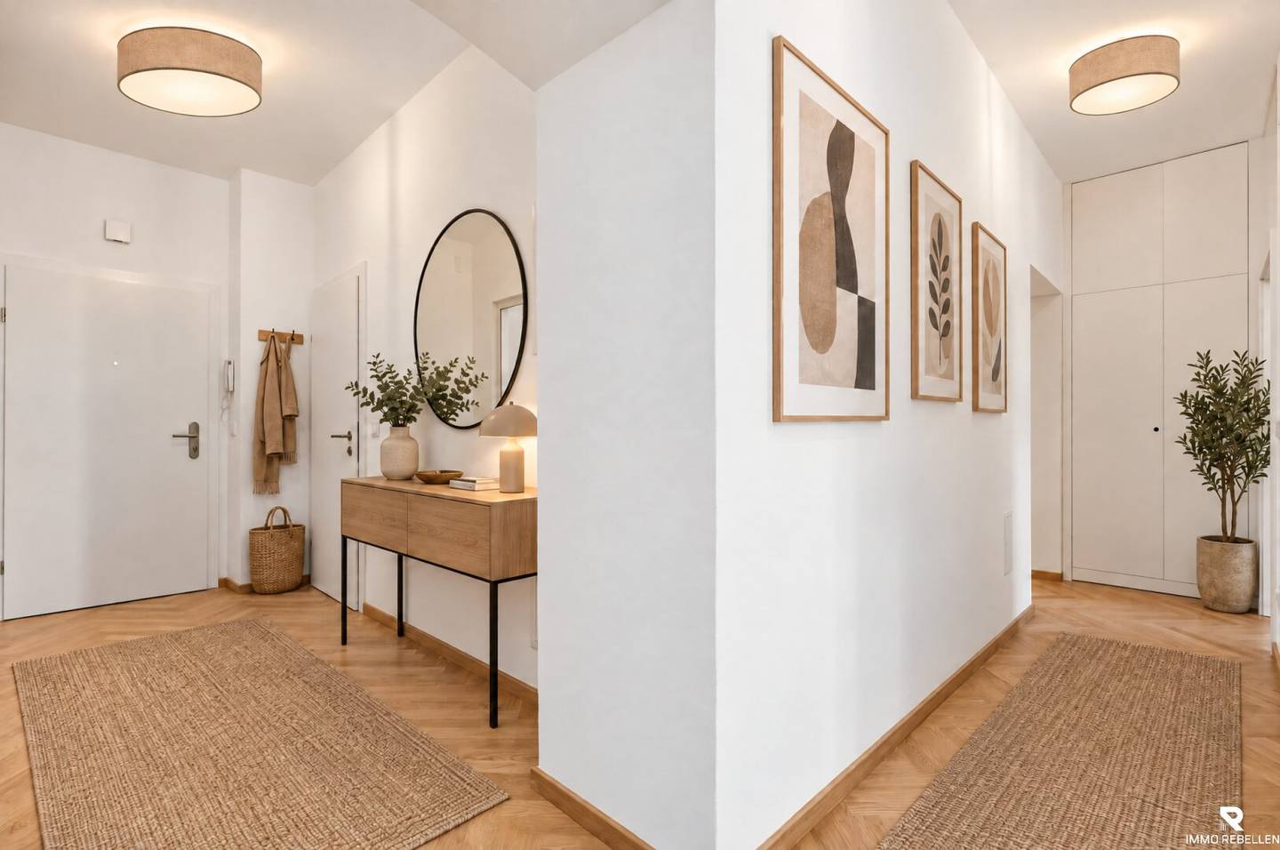 Spacious 87 m² in the 5th District (near new U2): Residential, Office or Practice – Rezoning Contractually Secured