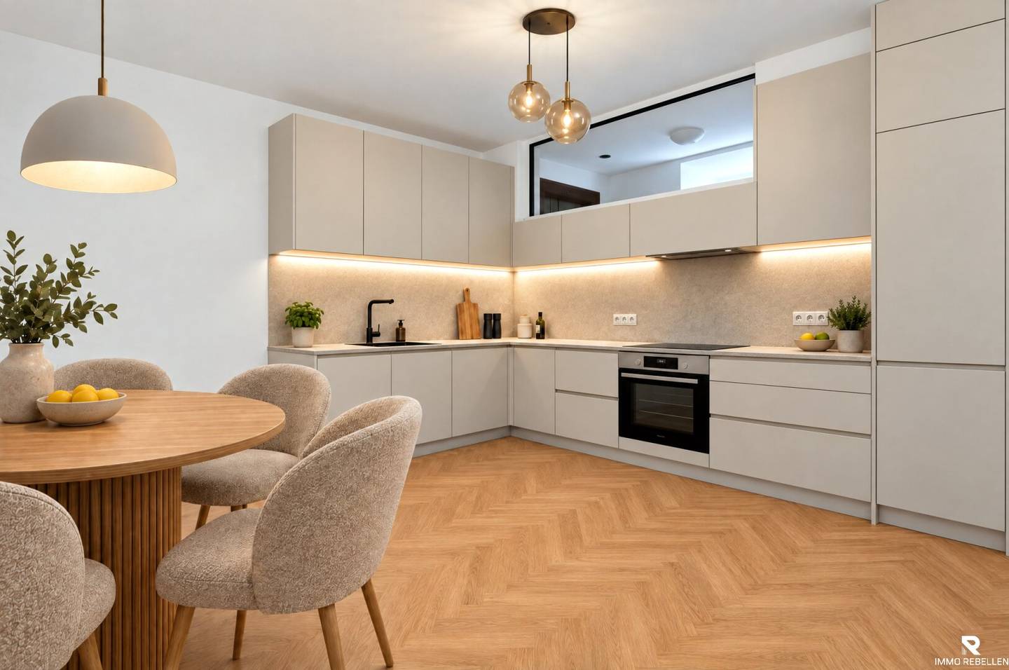 Spacious 87 m² in the 5th District (near new U2): Residential, Office or Practice – Rezoning Contractually Secured