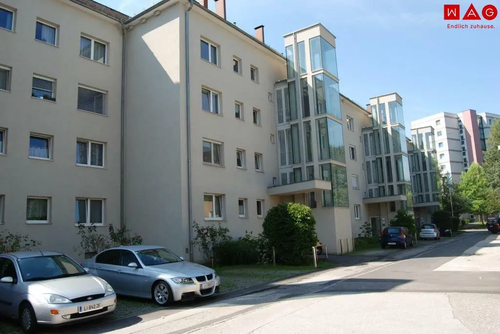 2-room apartment in Linz/Bindermichl with balcony and elevator available from 1 November ATTENTION the apartment will still be renovated in October 2026