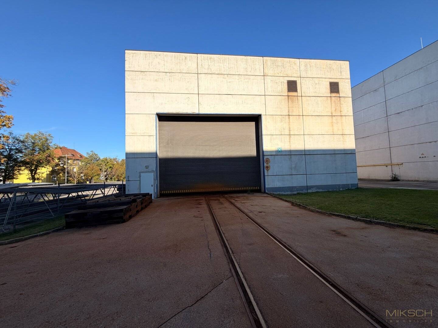 Large industrial hall I 1798 m² I in St. Pölten
