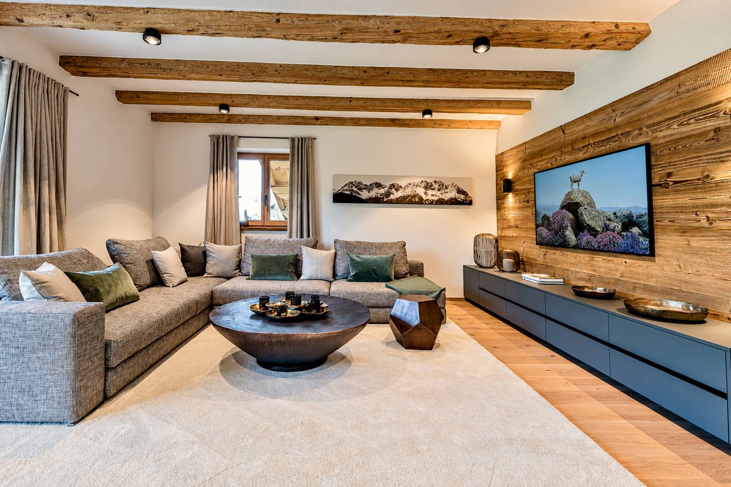 Renovated retreat with sauna and mountain view apartment