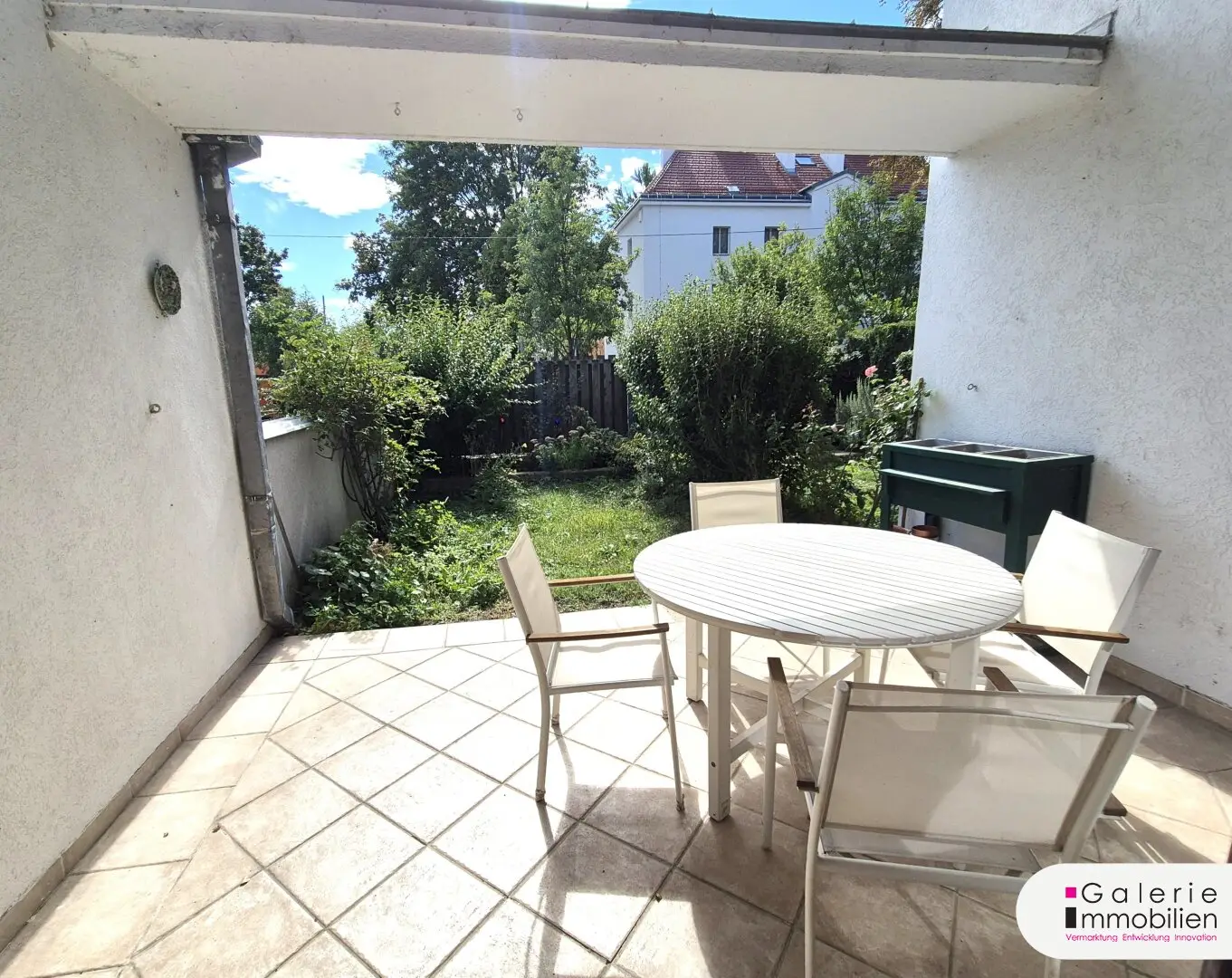 Charming maisonette with loggia and little garden sunny and bright