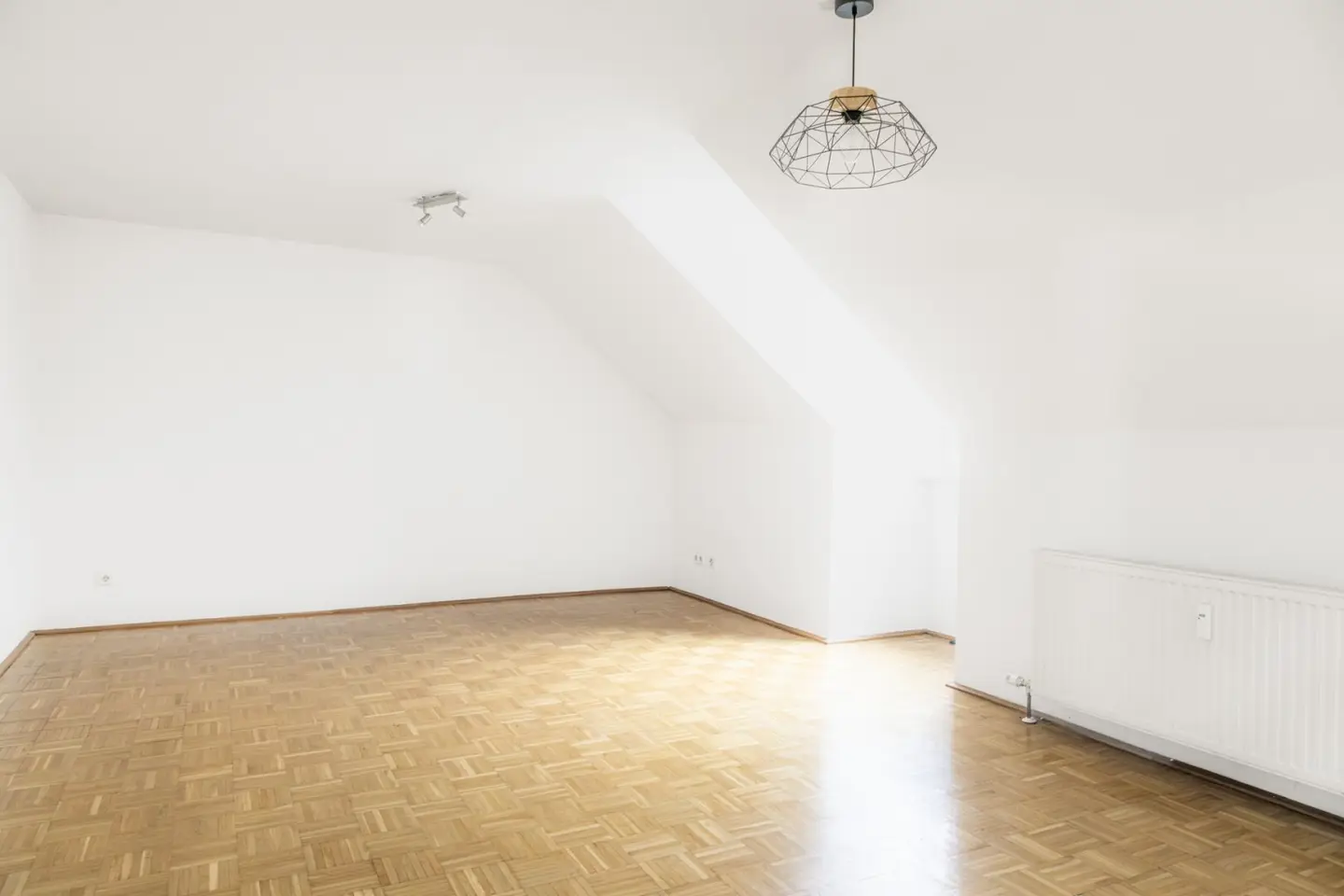Cozy Attic Studio Apartment in Central City Location
