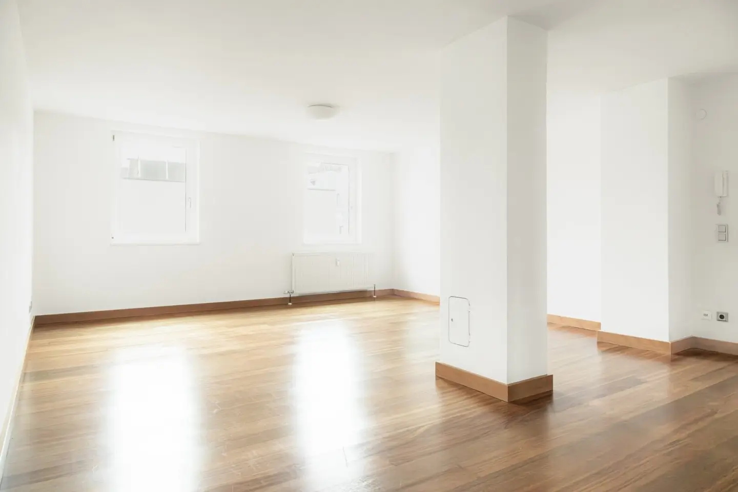 Attractive 2.5-room attic apartment in central city location