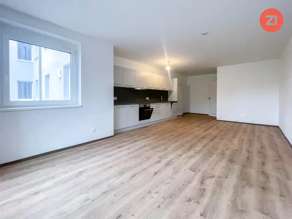 Bright Wohnung with fitted kitchen and balcony near S10