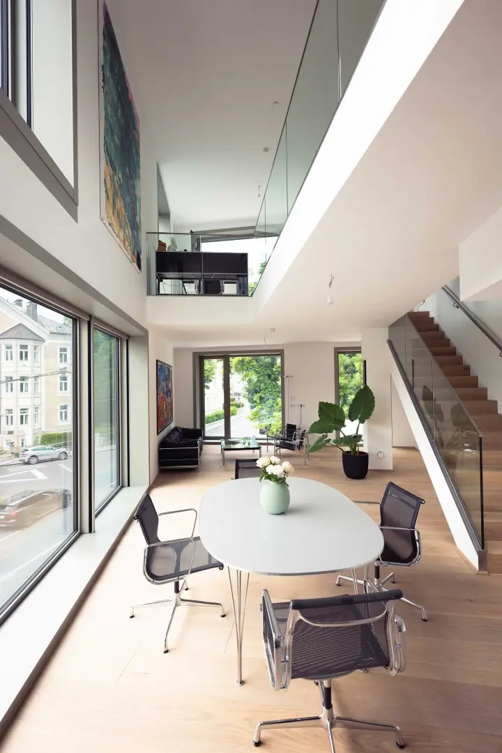 Central, top-modern office space for rent