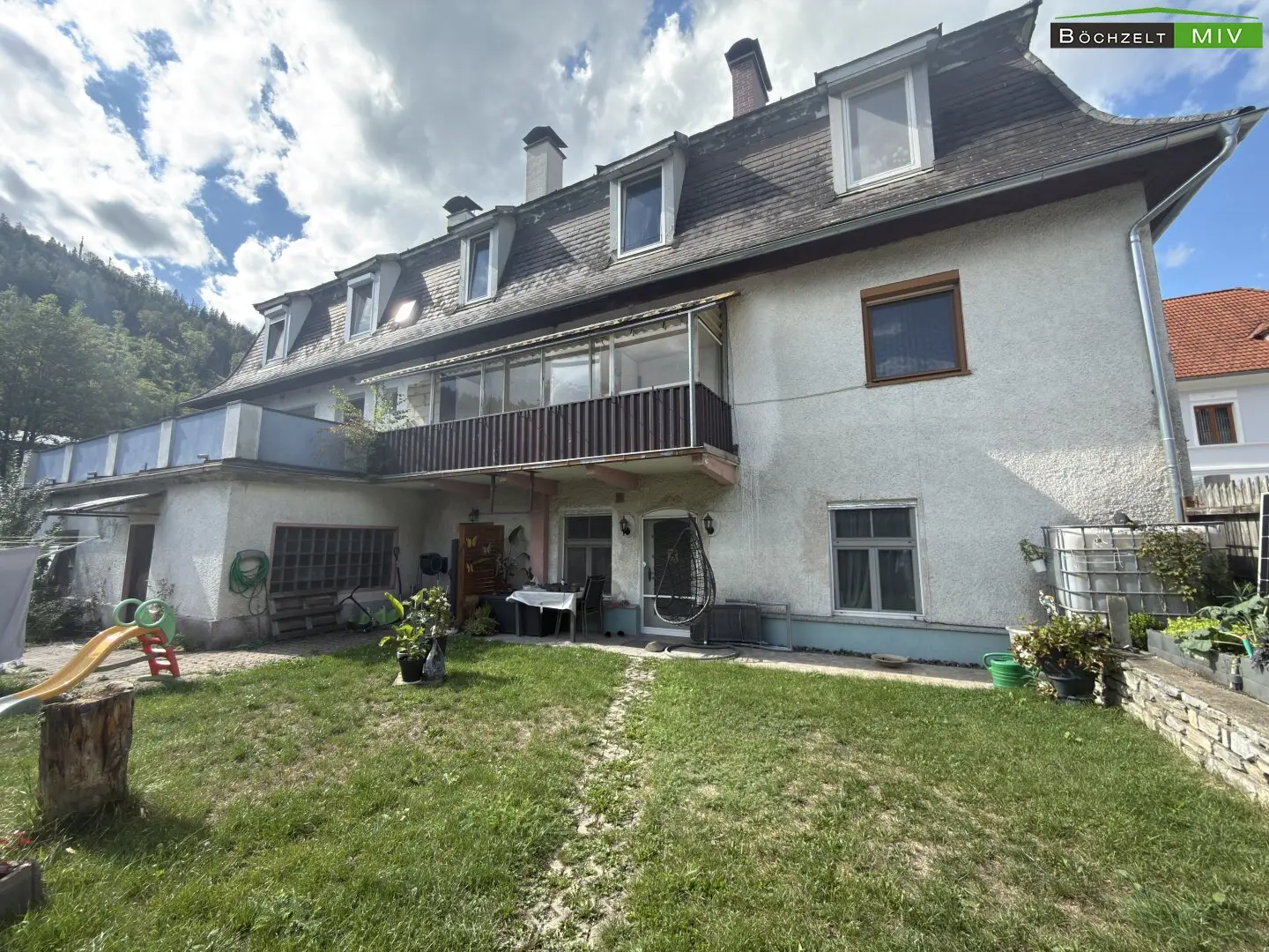 Condominium in need of renovation in St. Peter-Freienstein with 4 rooms and balcony