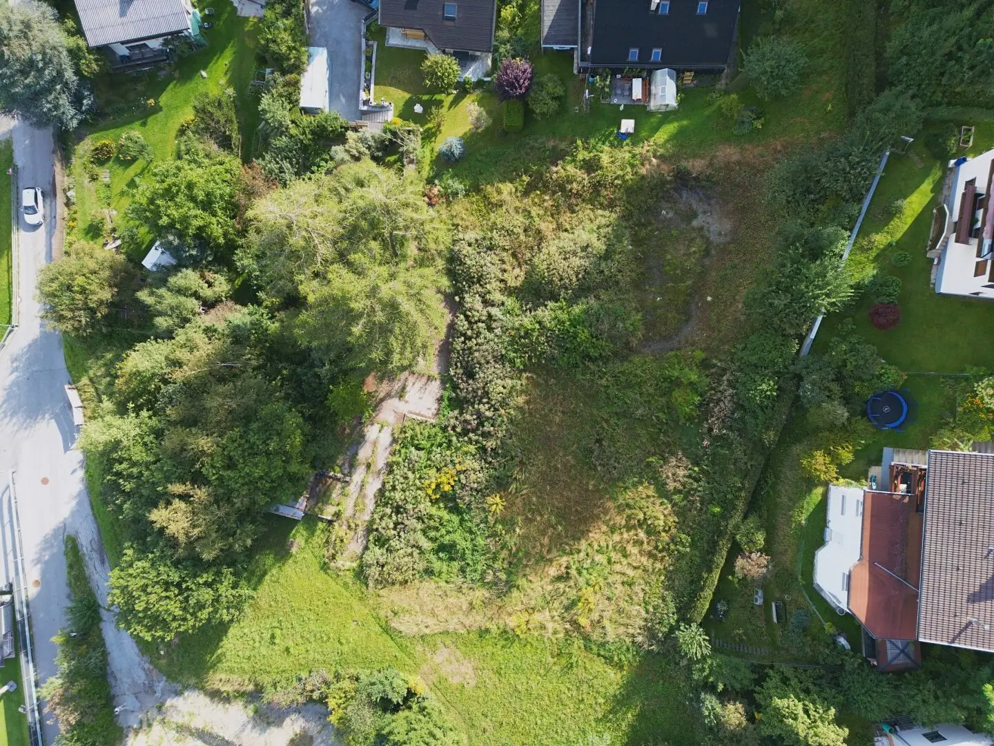 Affordable plot for your single-family or semi-detached house in a wonderful viewpoint location in the low mountains