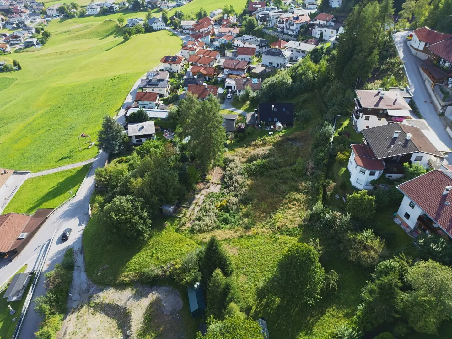 Affordable plot for your single-family or semi-detached house in a wonderful viewpoint location in the low mountains